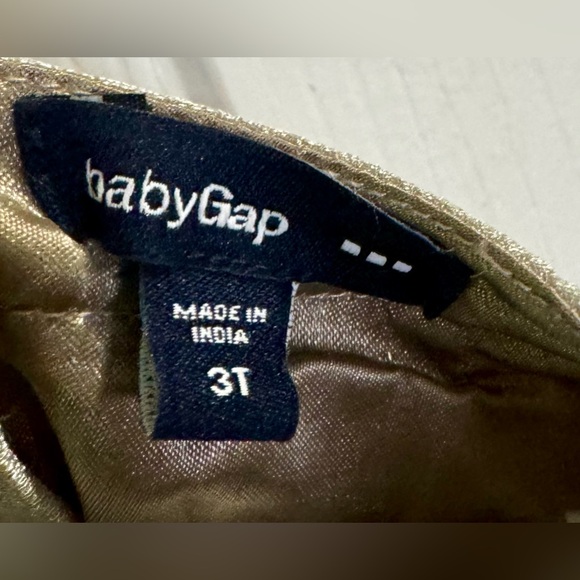 Baby Gap Winter Wonderland Gold Metallic Holiday Pleated Dress. Size 3T. - Picture 5 of 5